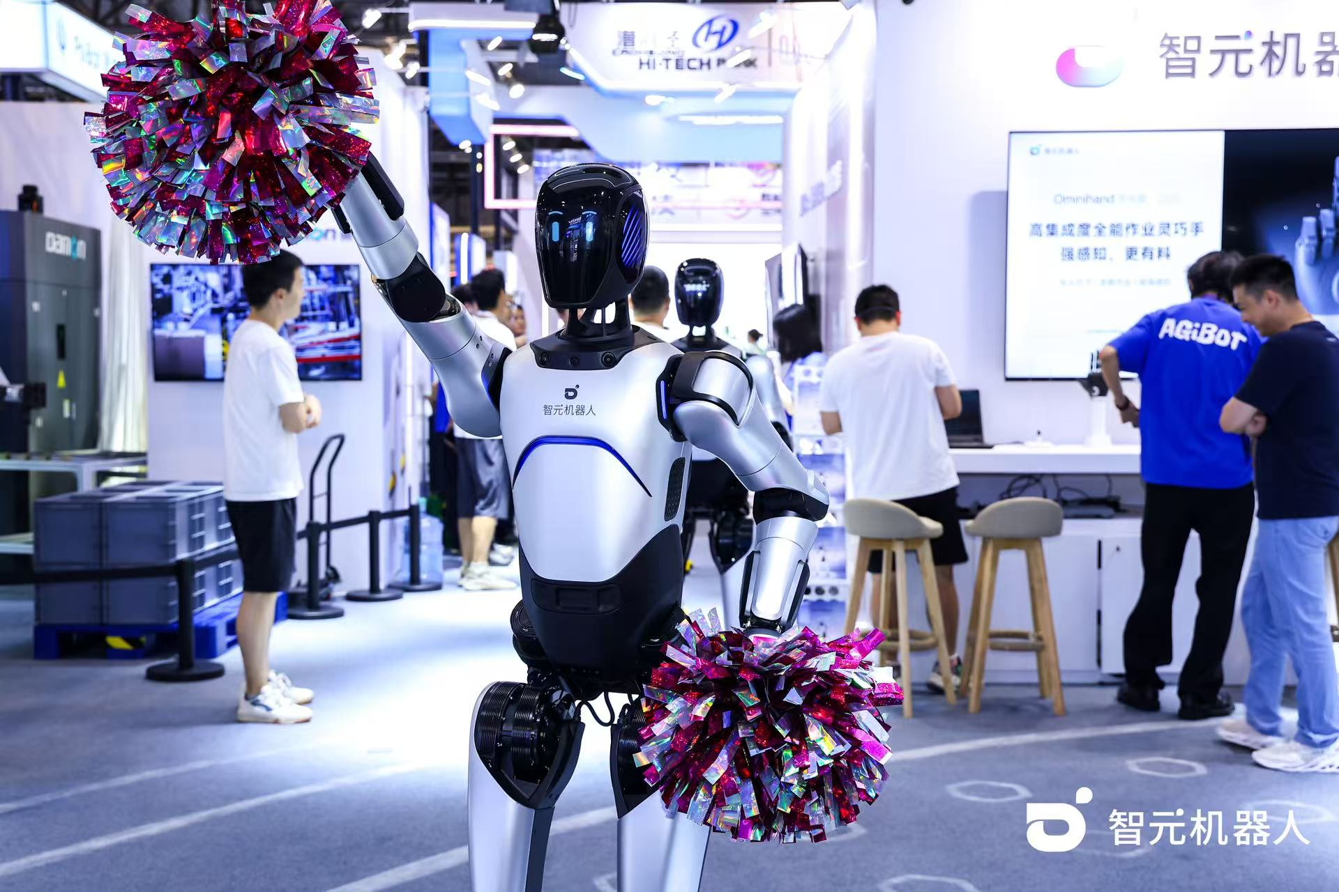 DB视讯多宝机器人 WAIC 首日展台火爆，机器...